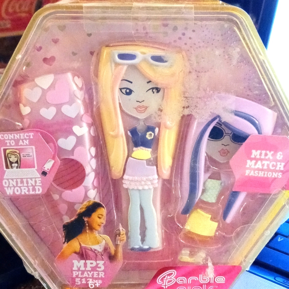 Vintage NIB Barbie Girls MP3 player